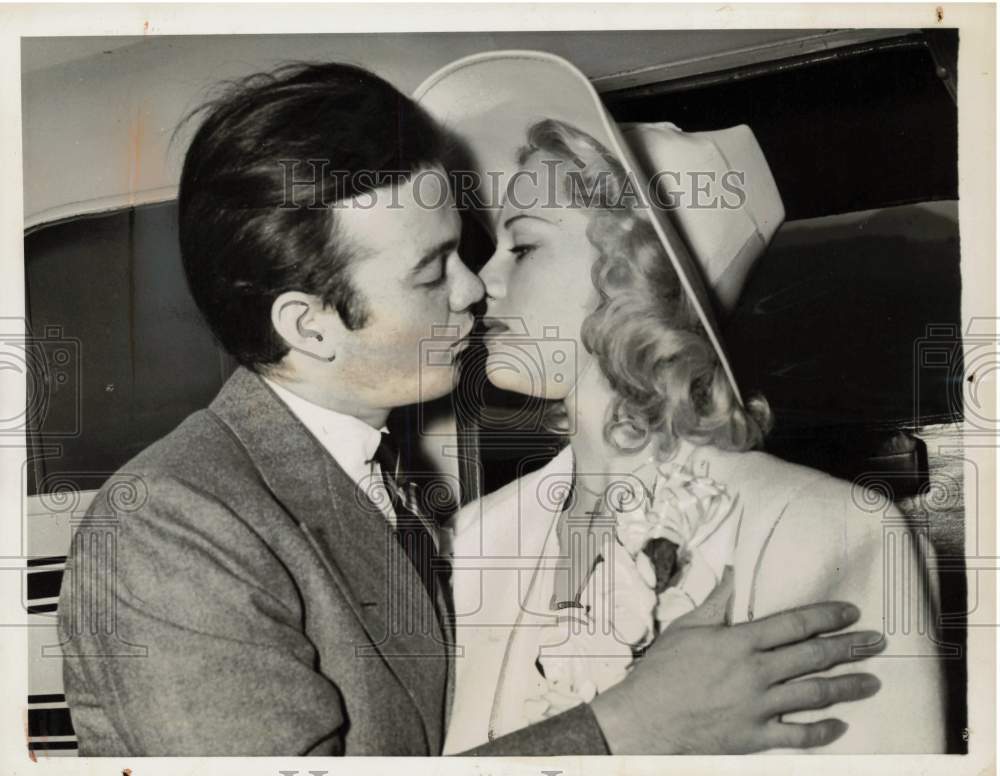 1939 Press Photo Leo Gorcey and Katherine Marvis in Los Angeles, California- Historic Images