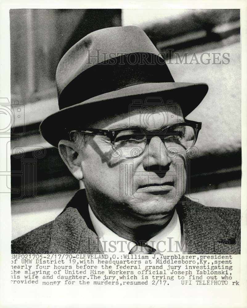 1970 Press Photo William J. Turnblazer at courthouse in Cleveland, Ohio- Historic Images