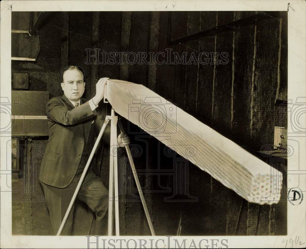 1941 Press Photo Man with RCA &quot;Sound Perspective&quot; Microphone - kfx32828- Historic Images