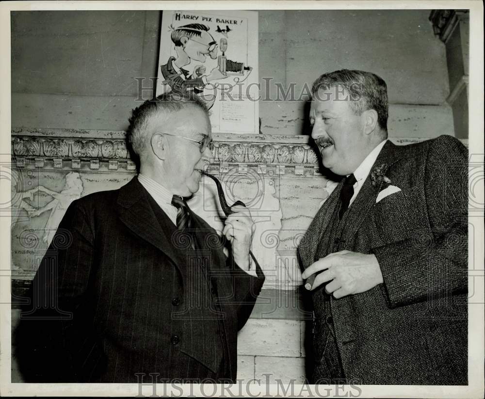 1940 Press Photo Dr. Dafoe &amp; Dr. Clendening Having a Chat - kfx36999- Historic Images