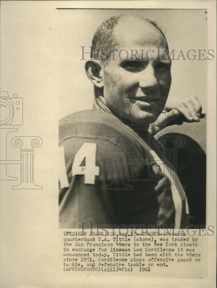 1961 Press Photo Quarterback Y.A. Tittle - Historic Images