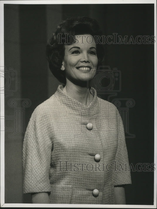 1967 Press Photo Nanette Fabray guest stars on The Carol Burnett Show on CBS - Historic Images