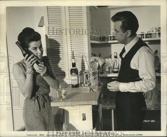 1962 Press Photo Actor Bobby Darin, Stefanie Powers in "If a Man Answers" - Historic Images