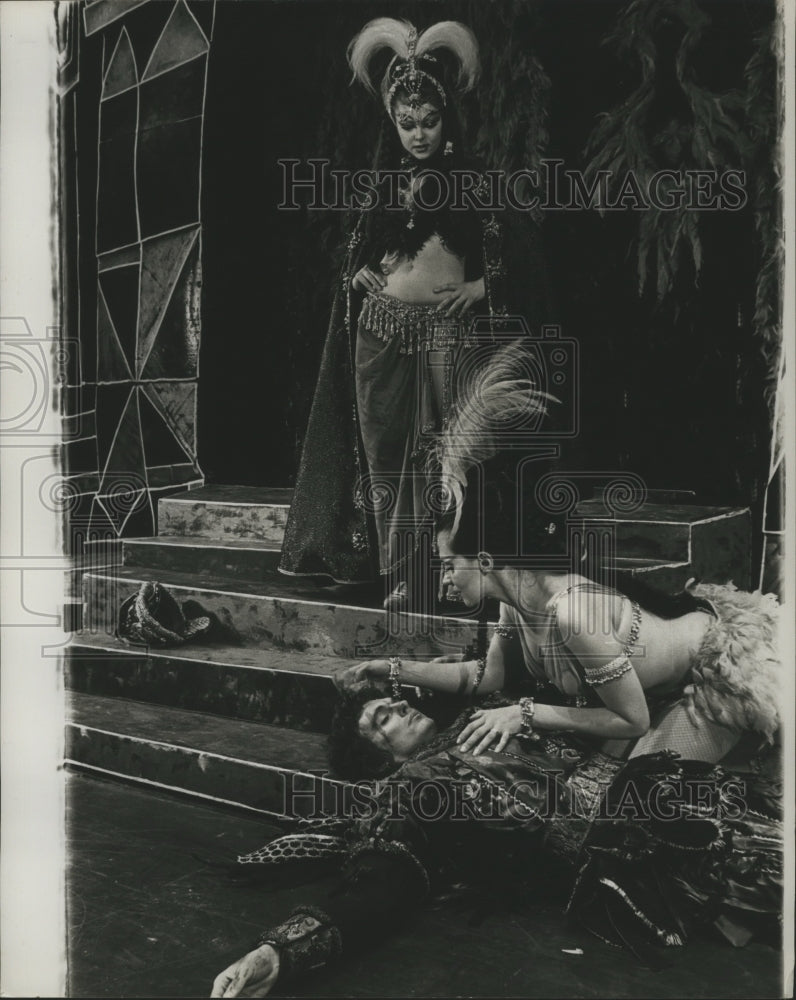 1953 Press Photo Alan Alda, Carmen Alvarez, Barbara Hamis in The Lady or Tiger - Historic Images