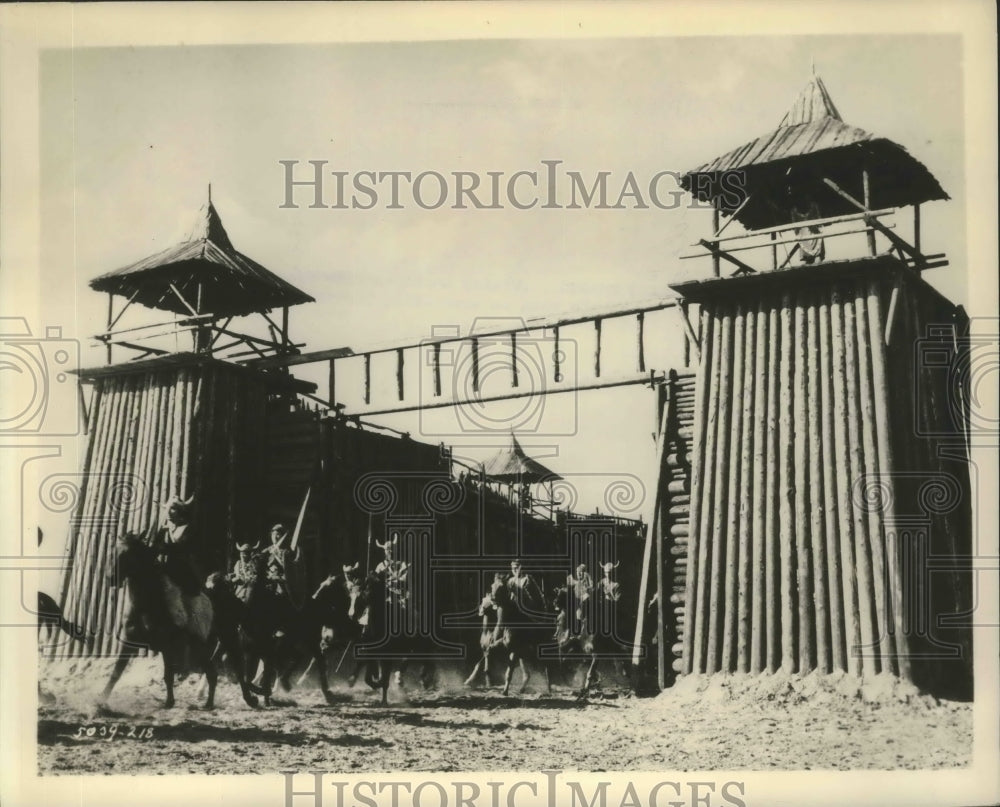 1963 Press Photo The Tartars starring Victor Mature, Orson Wells - Historic Images