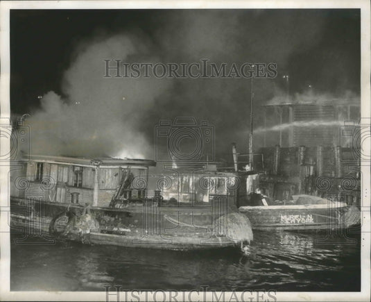 1962 Fire & tug boat explosion at Kane & Columbia Sts NYC - Historic Images