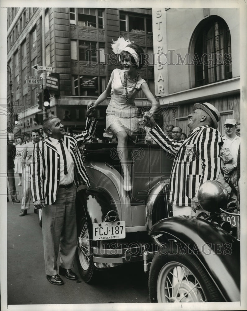 1962 Press Photo Model Sally Ackerman at Ford Transcontinental Tour Times Square - Historic Images
