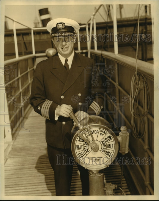 1935 Press Photo SS President Harding & Captain Harold L Winslow - Historic Images