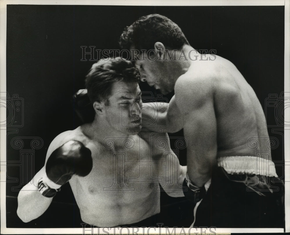 1963 Press Photo Boxing Match Wayne Thornton vs. Willie Pastrano, New York City - Historic Images