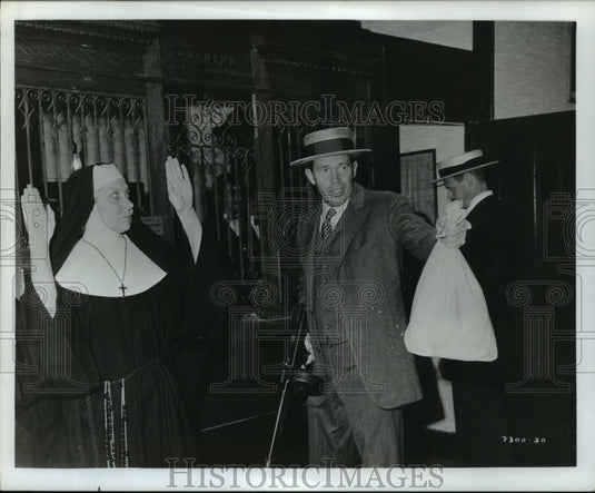 Actor Warren Oates in "Dillinger" Movie Scene  - Historic Images