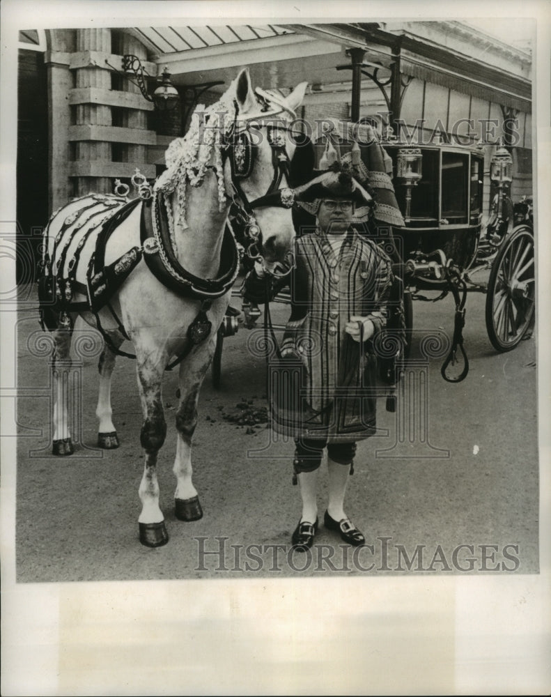 1973 Coachman Arthur Showells w Princess Anne&#39;s Bridal Horse, London - Historic Images