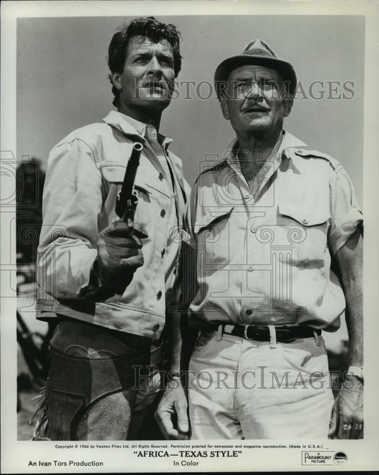 1966 Press Photo Actor Hugh O'Brian, John Mills in "Africa---Texas Style" Movie - Historic Images