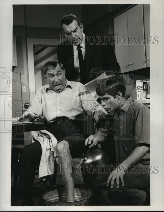 1961 Press Photo My Three Sons on CBS starring Fred MacMurray, Don Grady - Historic Images