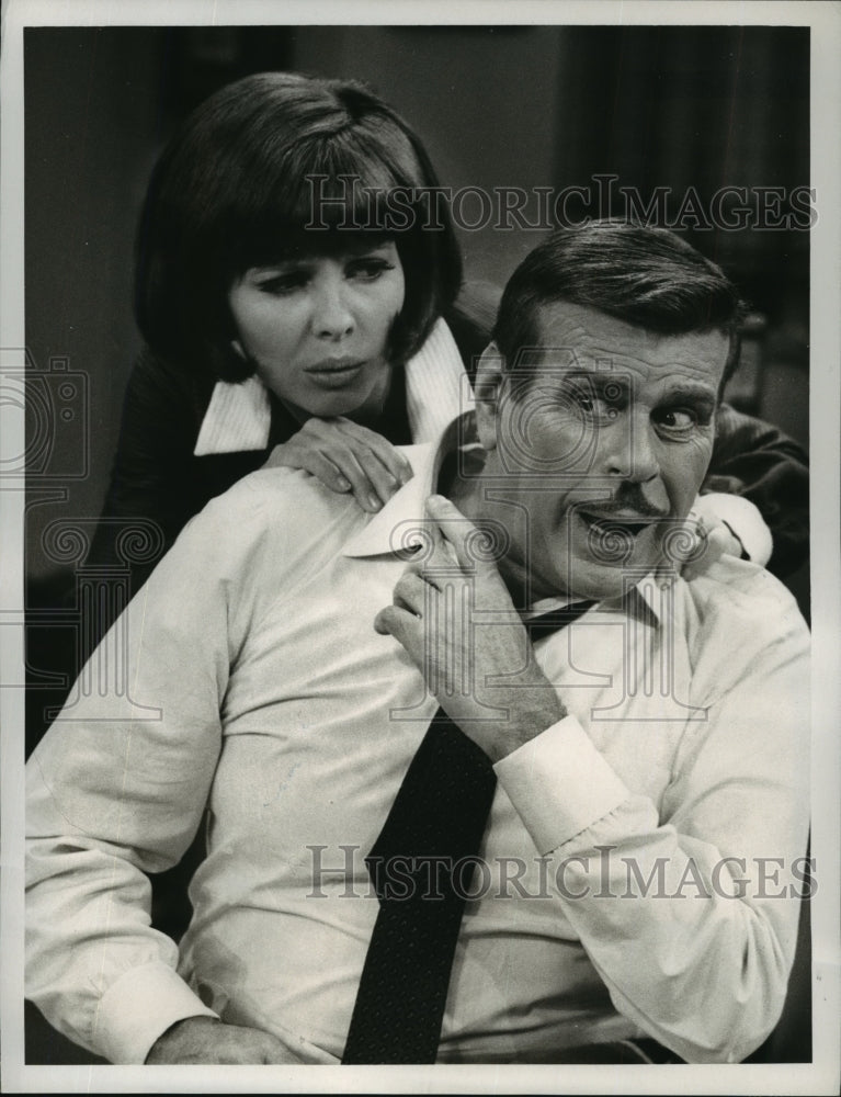 1967 Press Photo Good Morning World stars Billy De Wolfe, Julie Parrish - Historic Images