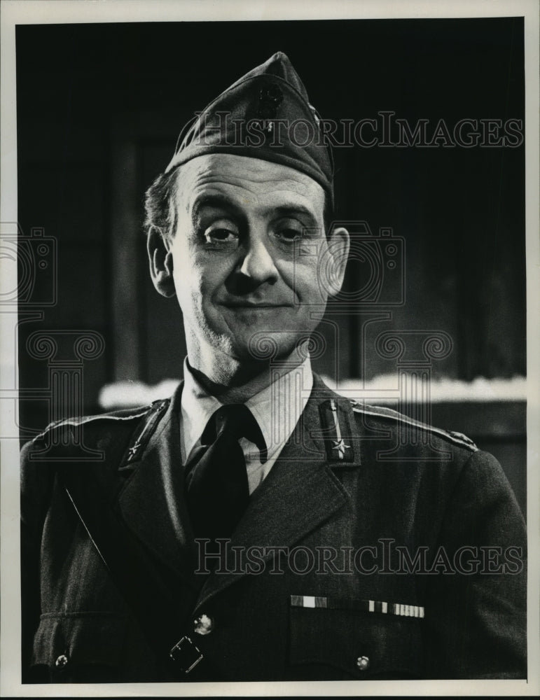 1965 Press Photo Hogan&#39;s Heroes on CBS with Hans Conried - Historic Images