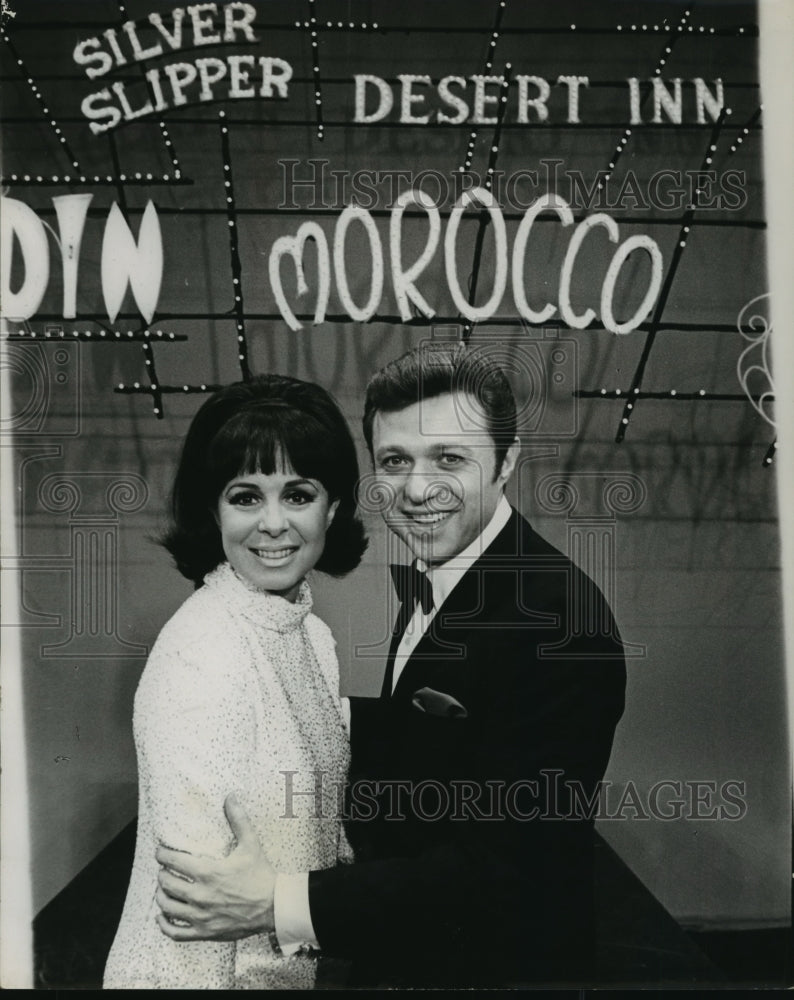 1955 Press Photo Golden Rainbow with Steve Lawrence &amp; Eydie Gorme - Historic Images