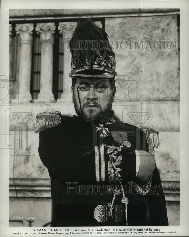 1961 Press Photo Actor Peter Ustinov in &quot;Romanoff and Juliet&quot; Movie - Historic Images