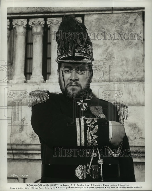 1961 Press Photo Actor Peter Ustinov in "Romanoff and Juliet" Movie - Historic Images