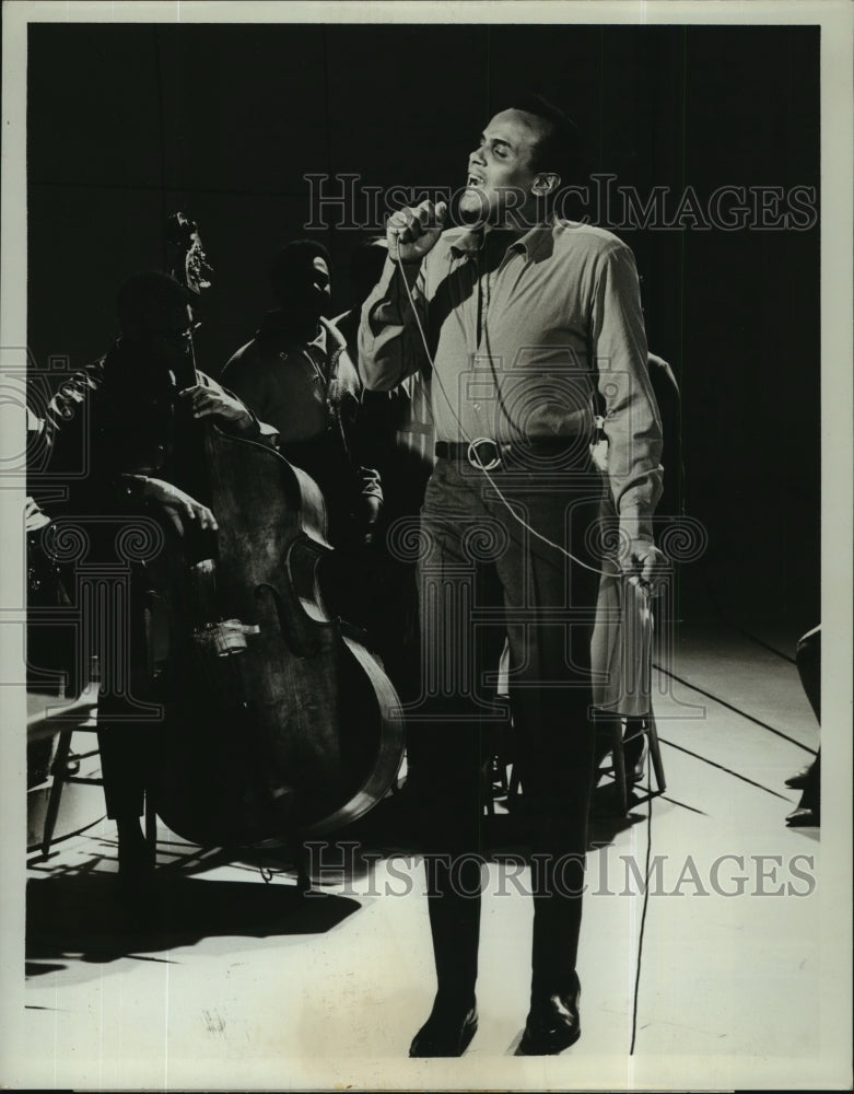 1965 Press Photo Singer Harry Belafonte for &quot;Purex-Dinah Shore Special&quot; ABC TV - Historic Images