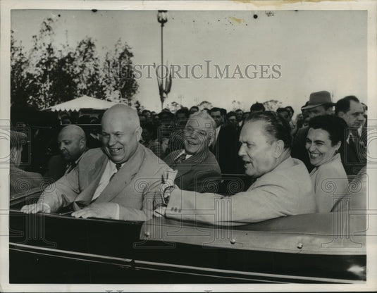 1956 Press Photo President Tito of Yugoslavia & Wife, Nikita Khrushchev @ Moscow - Historic Images