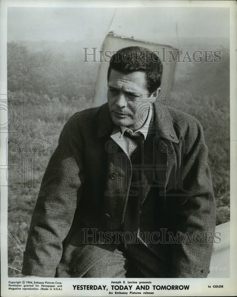 1964 Press Photo Marcello Mastroianni in &quot;Yesterday, Today and Tomorrow&quot; - Historic Images