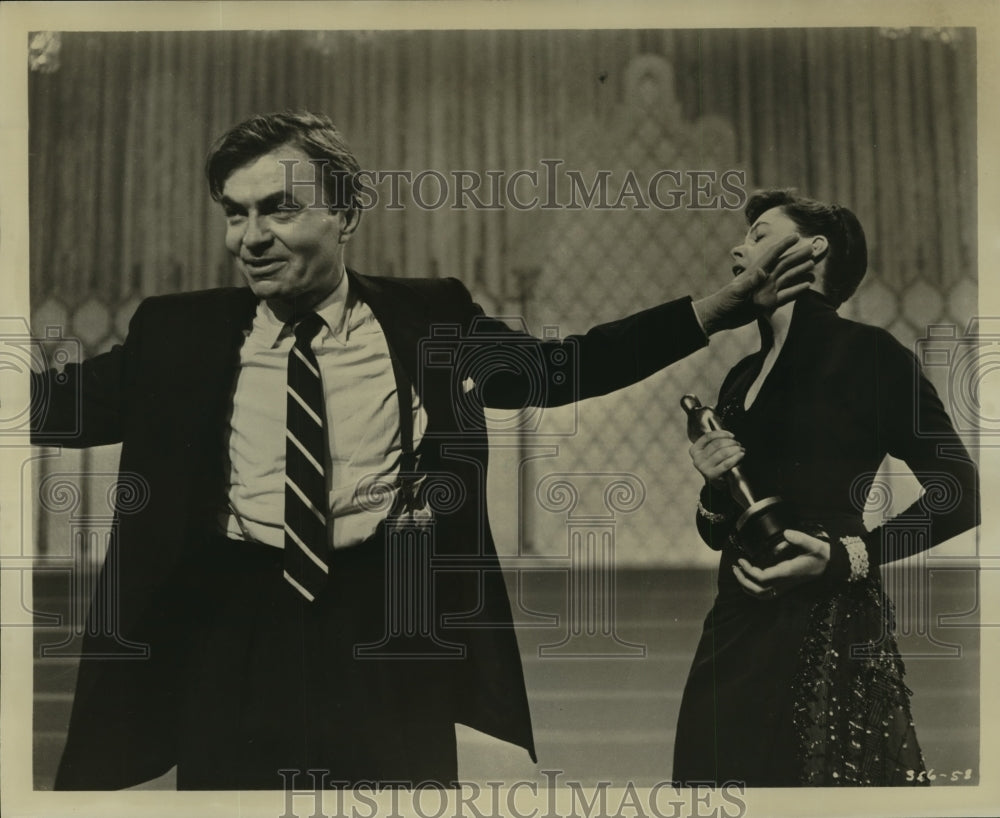 1954 Press Photo Actor James Mason, Judy Garland in &quot;A Star Is Born&quot; - Historic Images