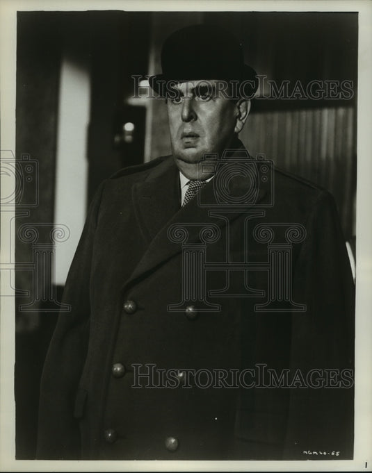 Actor Robert Morley in "The Alphabet Murders"  - Historic Images