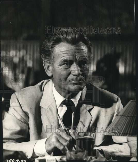 1962 Press Photo Tiara Tahiti starring John Mills - Historic Images