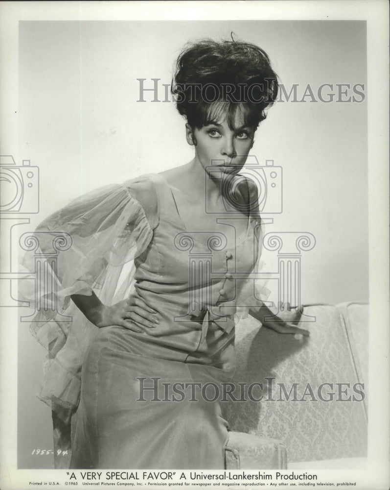 1965 Press Photo lovely Leslie Caron in &quot;A Very Special Favor&quot; - Historic Images