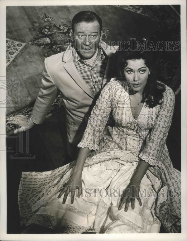 1967 Press Photo John Wayne, Yvonne DeCarlo in McClintock on CBS TV ...