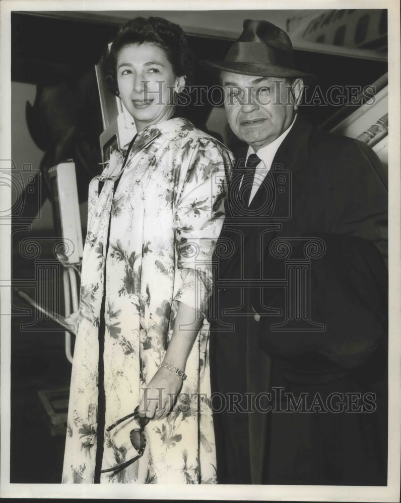 1959 Press Photo Actor Edward G Robinson & wife arrive in the US - Historic Images