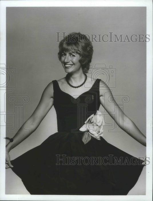 1976 Penny Marshall stars on Laverne & Shirley on ABC  - Historic Images