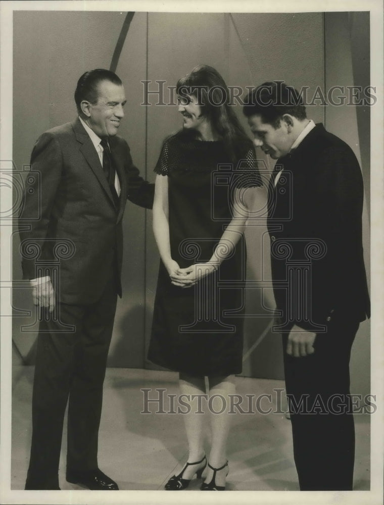 Host Ed Sullivan with Stiller & Ann Meara  - Historic Images