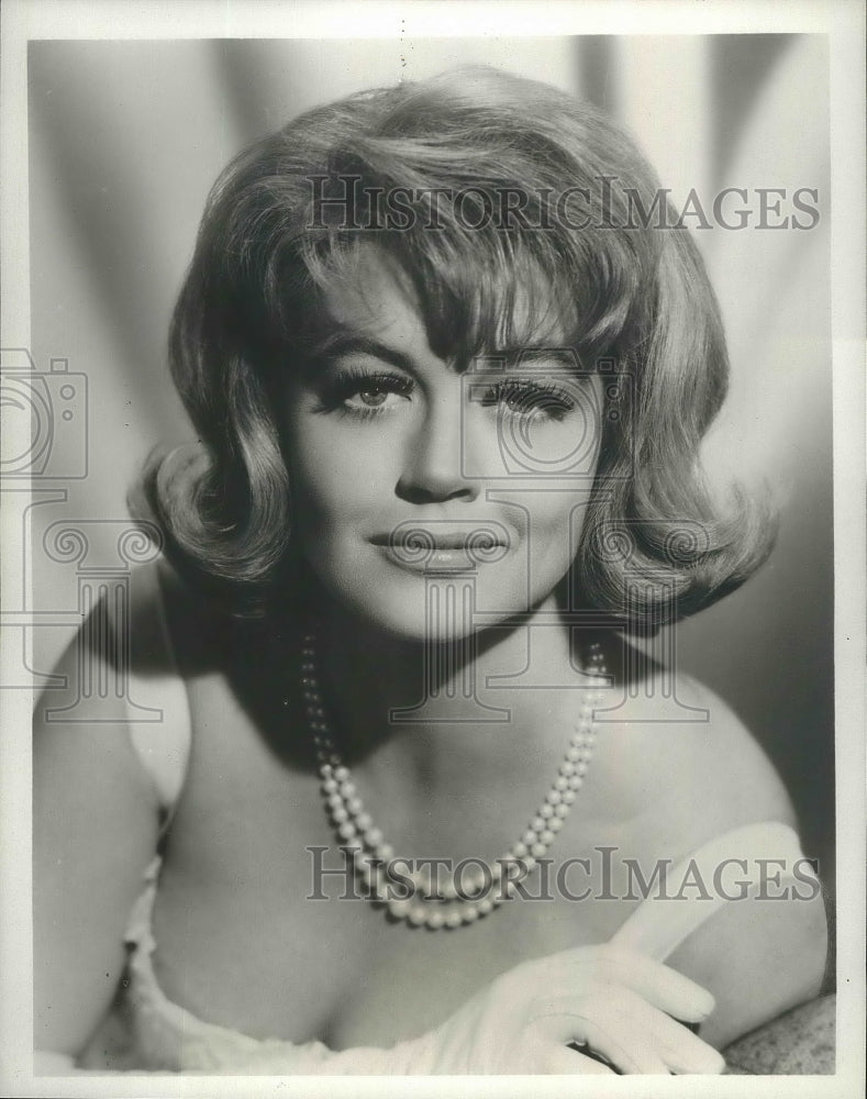 1963 Press Photo Dorothy Malone in &quot;Beach Party&quot; - Historic Images