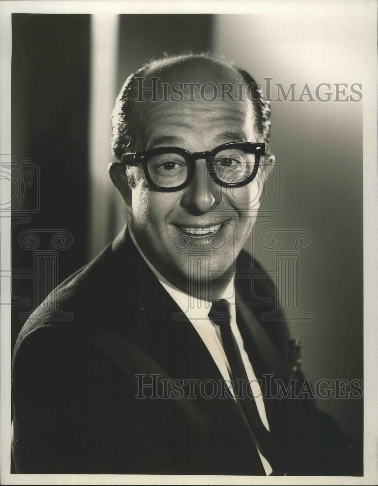 comedian Phil Silvers to guest star on &quot;The Entertainers&quot; - Historic Images