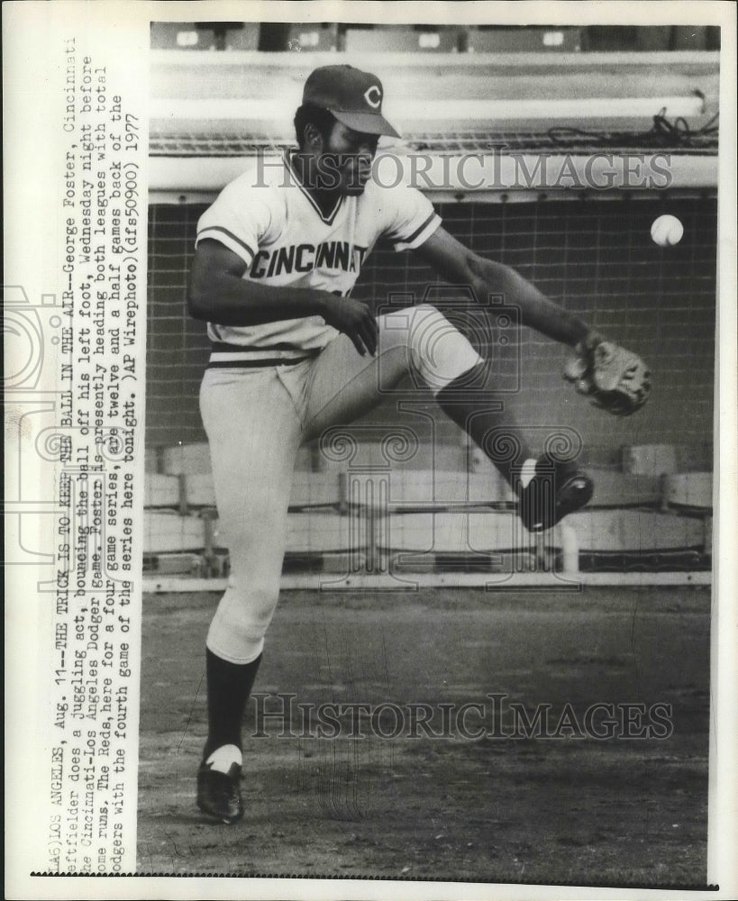 1977 Cinncinati Reds outfielder George Foster action vs Dodgers - Historic Images