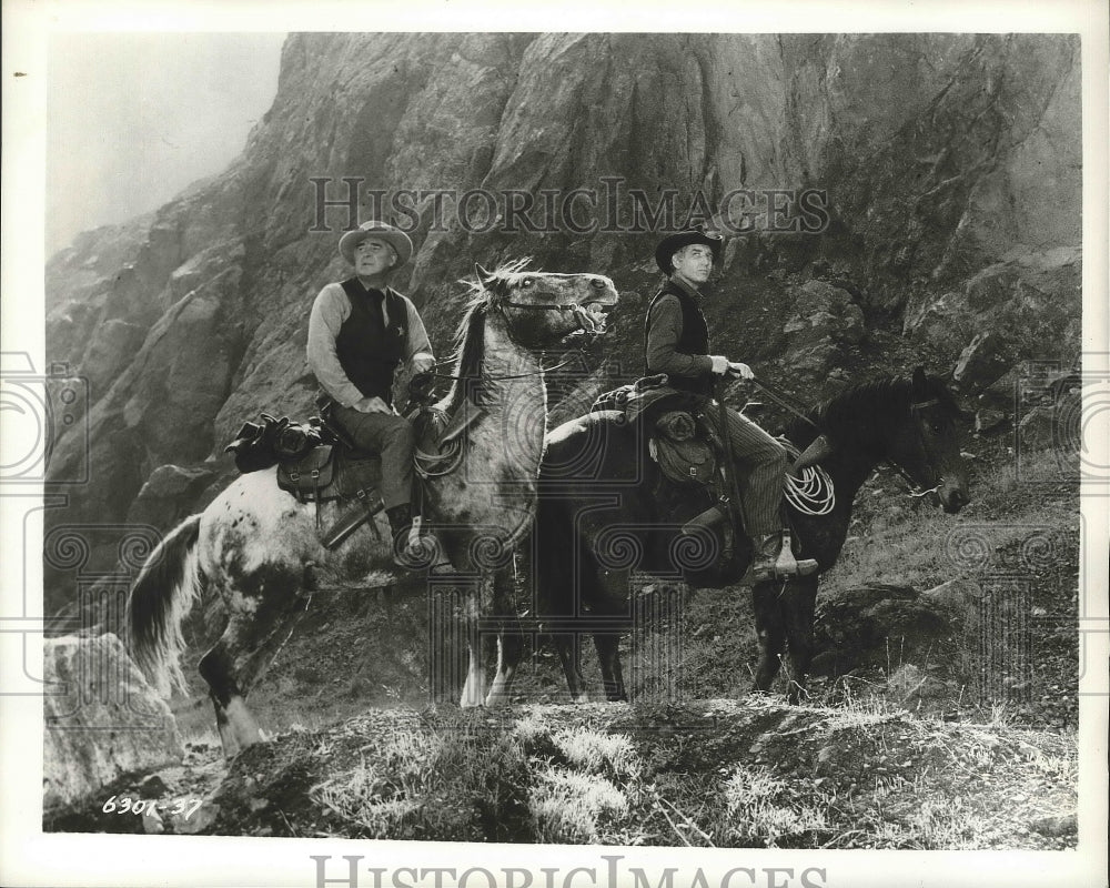 1963 Press Photo Rod Cameron and Morgan Woodward in the film &quot;The Gun Hawk&quot; - Historic Images