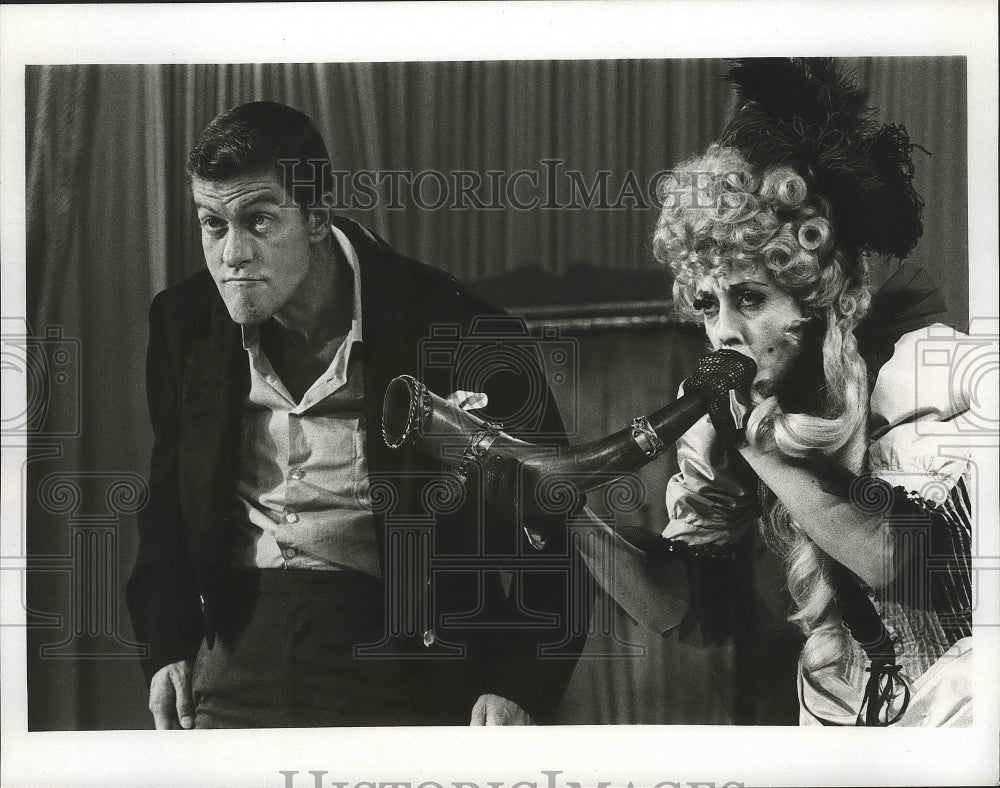 1967 Press Photo Dick Van Dyke &amp; Anne Morgan Guilbert Rehearse The Great Ludwig - Historic Images