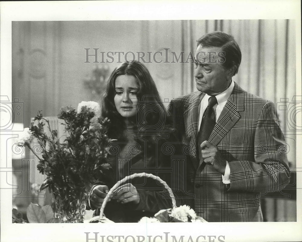 1971 Robert Young &amp; Belinda Montgomery Stars in &quot;Marcus Welby, M.D.&quot; - Historic Images