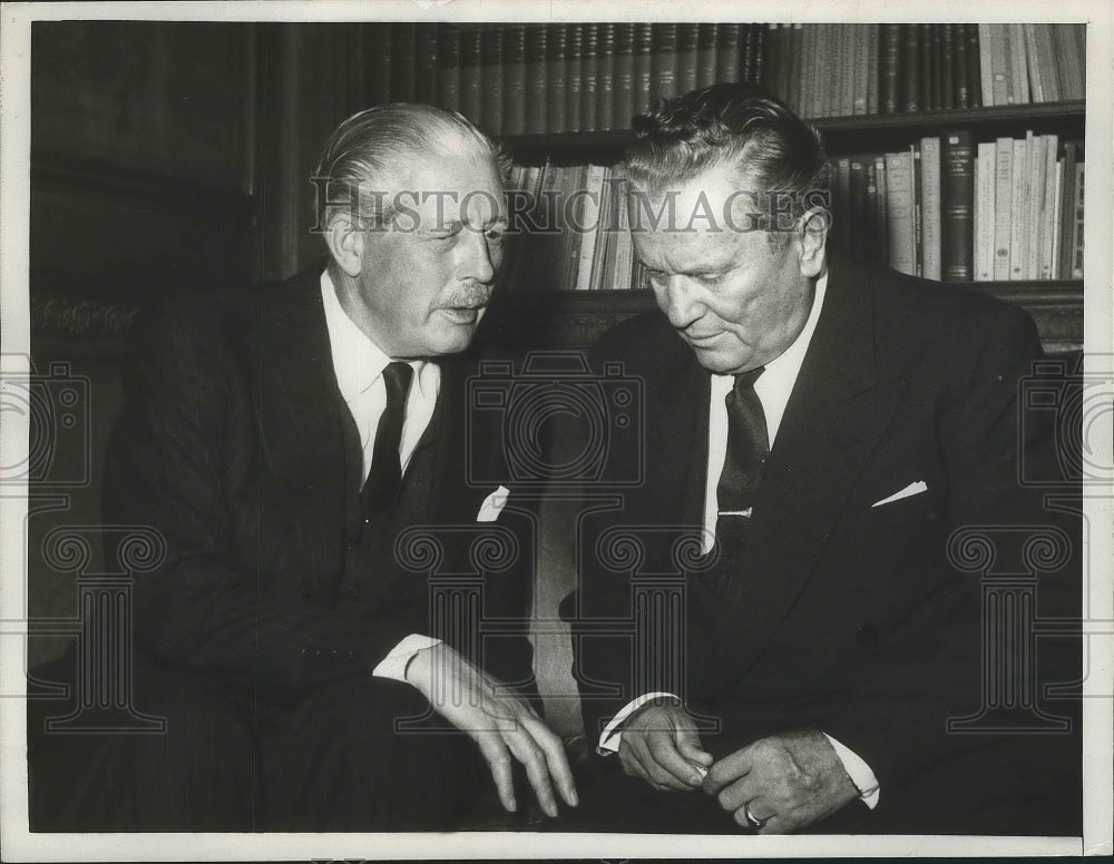 1960 Press Photo British Minister Harold MacMillan Meets Yugo Pres Marshal Tito - Historic Images