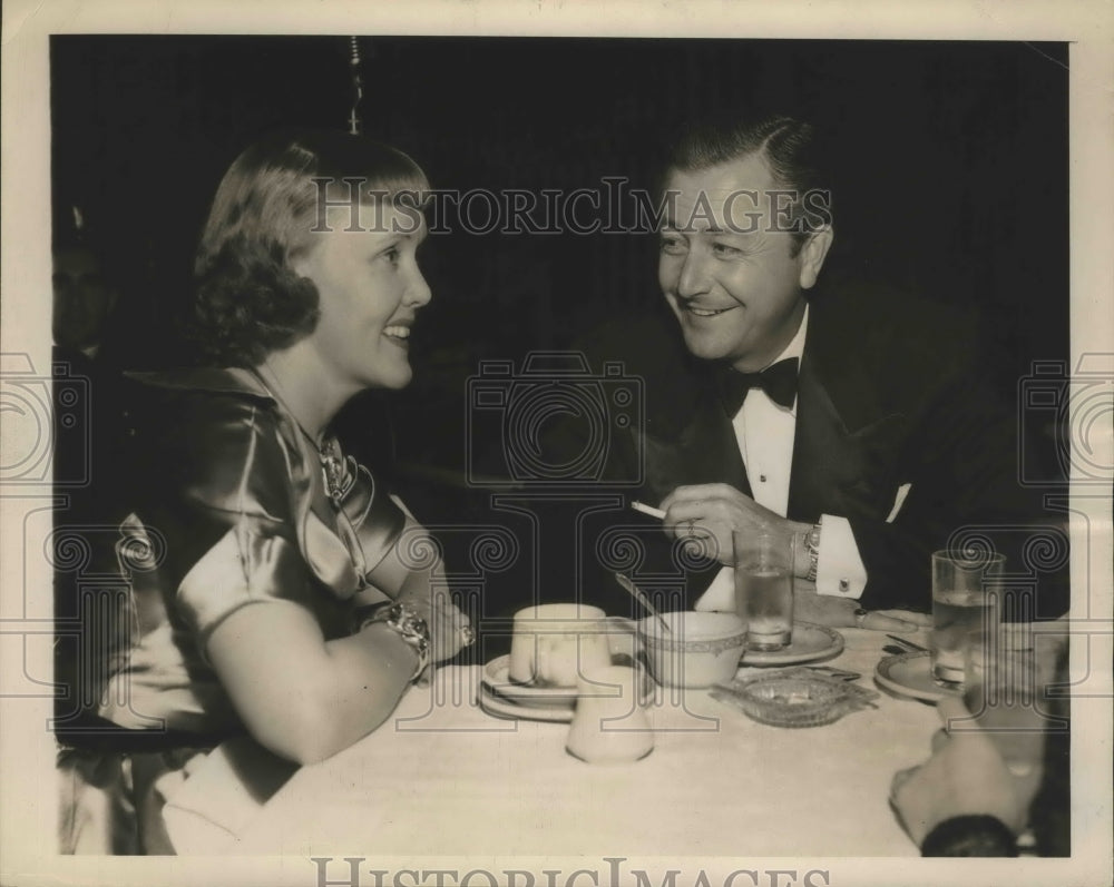 1948 Press Photo Actor Robert Young &amp; Wife Enjoy Evening Out at Slapsy Maxie&#39;s - Historic Images