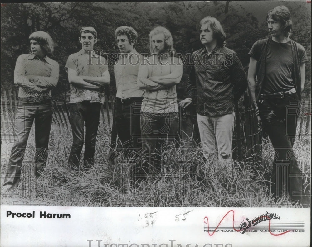 1955 Press Photo Procol Harum Concert at Regis College Field House - Historic Images