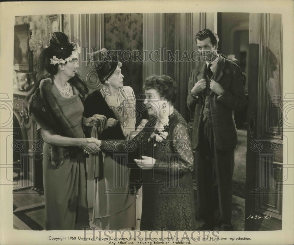 1950 Press Photo Scene from Unknown Universal Picture - Historic Images