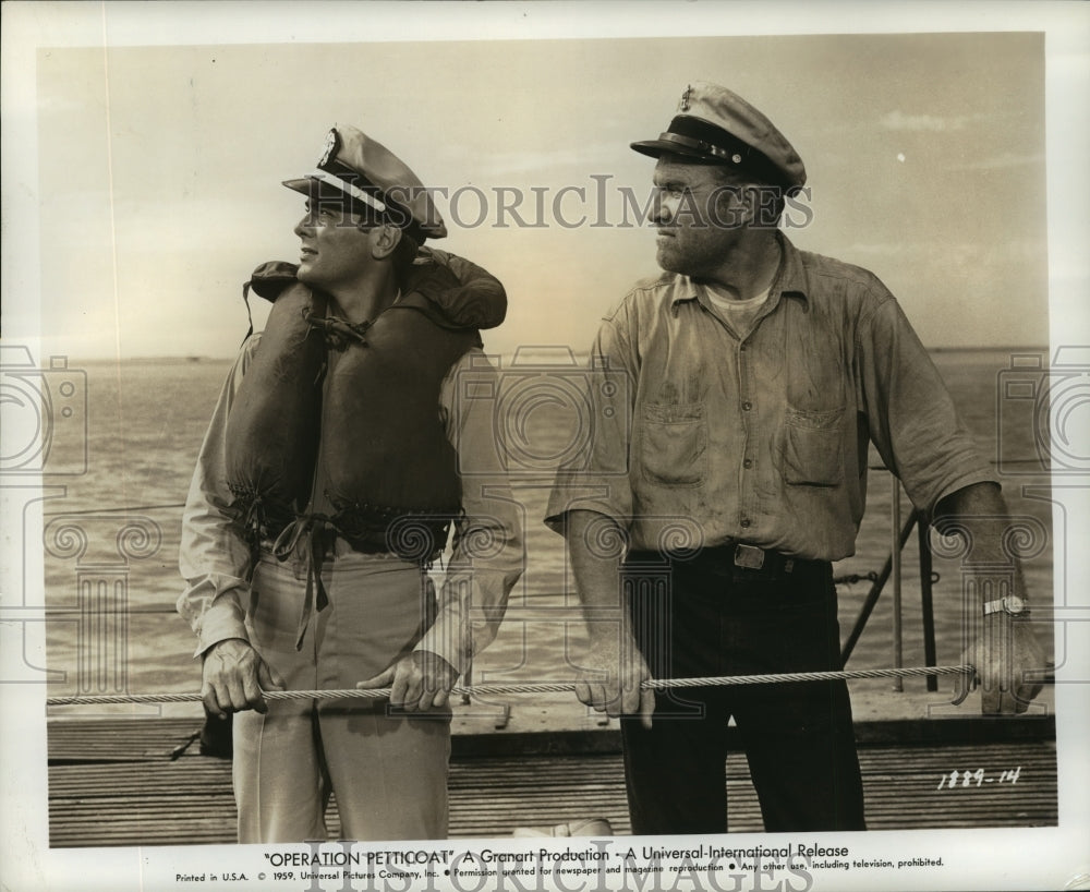 Press Photo Scene from &quot;Operation Petticoat&quot; Starring Tony Curtis &amp; Gene Evans - Historic Images