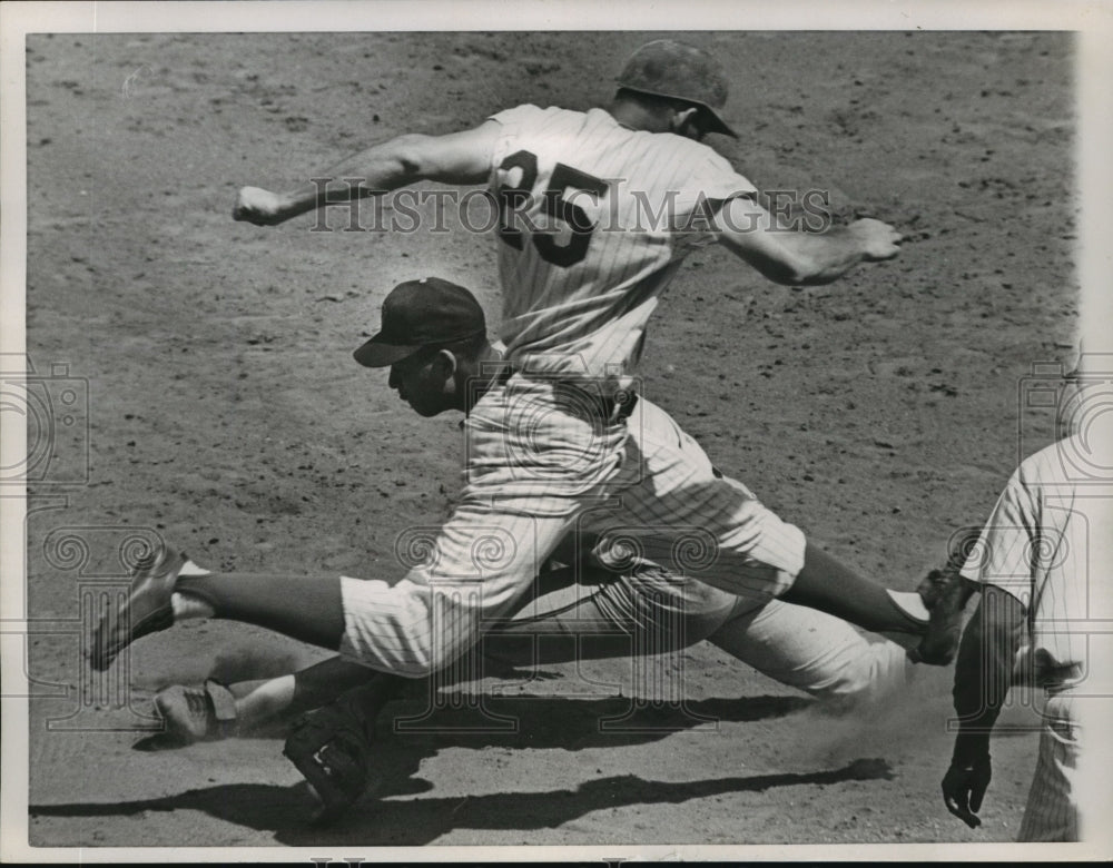 1962 Outfielder Frank Thomas Safe at First on Slow Bunt During 4th - Historic Images