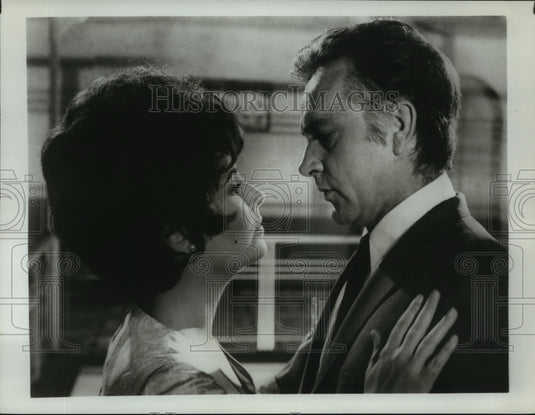 1971 Press Photo Scene from "The Comedians" Starring Elizabeth Taylor & Burton - Historic Images