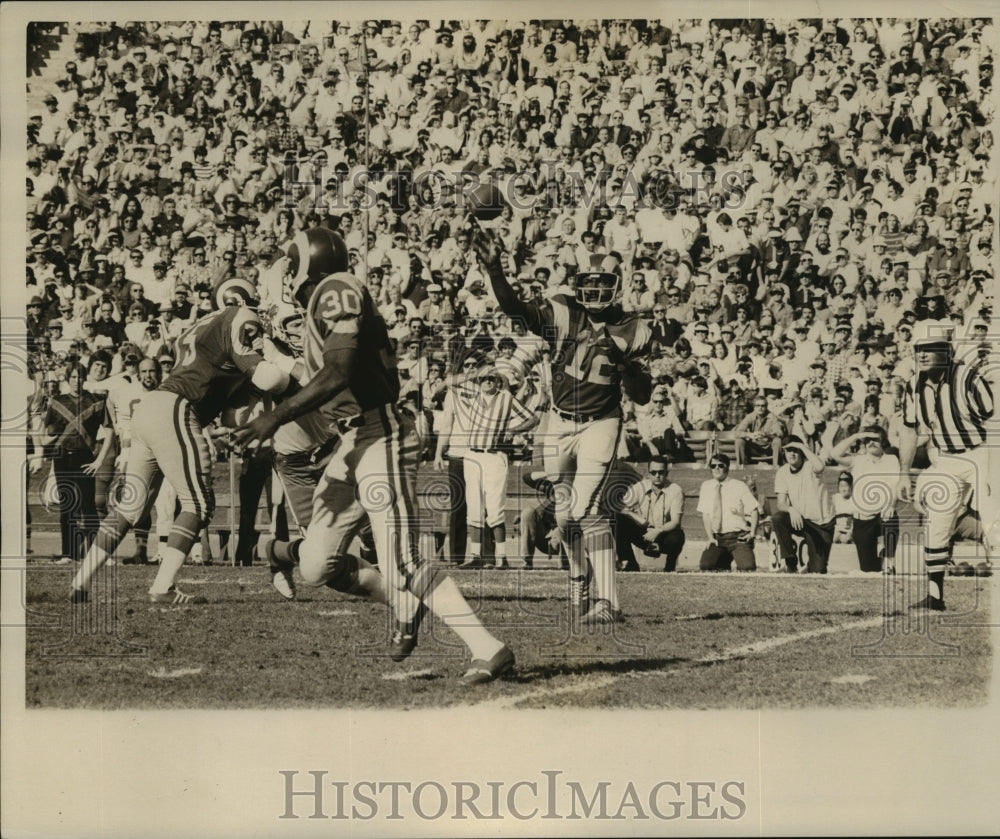 1974 Jim Harris Got Off Pass in Earlier Game to Larry McCutcheon - Historic Images