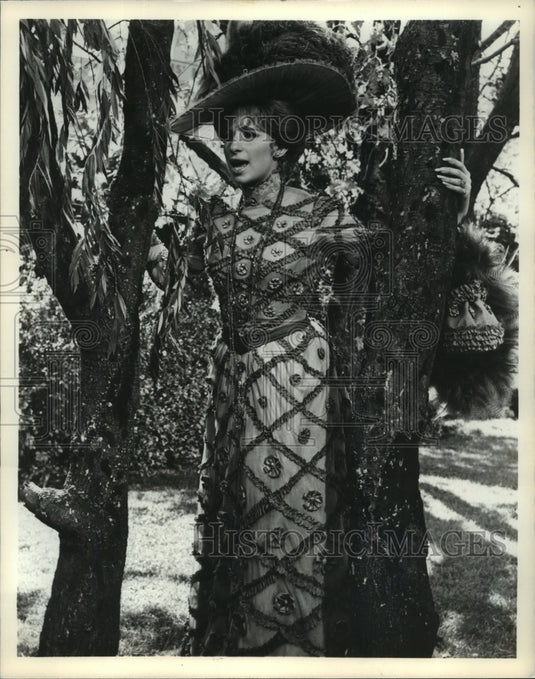 1977 Scene from "Hello Dolly!" Starring Barbara Streisand - Historic Images