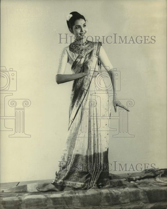 Press Photo Surya Kumari stars in "King of the Dark Chamber" opens February 9. - Historic Images