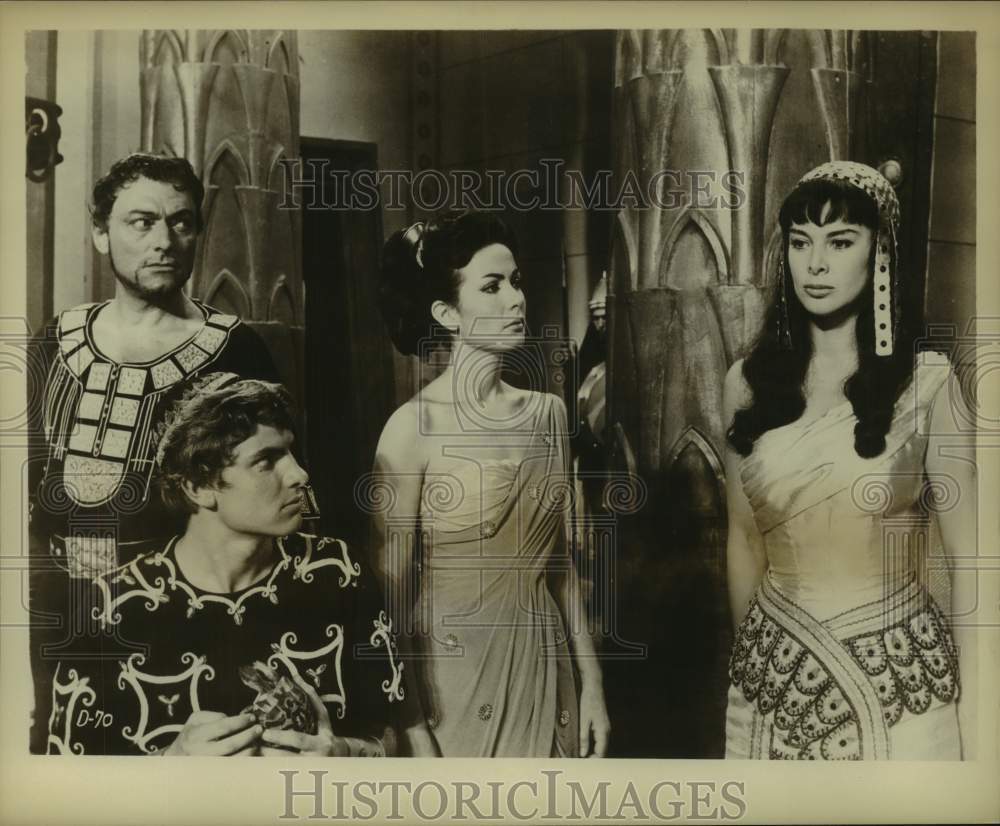 Press Photo Luigi Tosi in a scene of &quot;David And Goliath&quot; with his co-stars - Historic Images